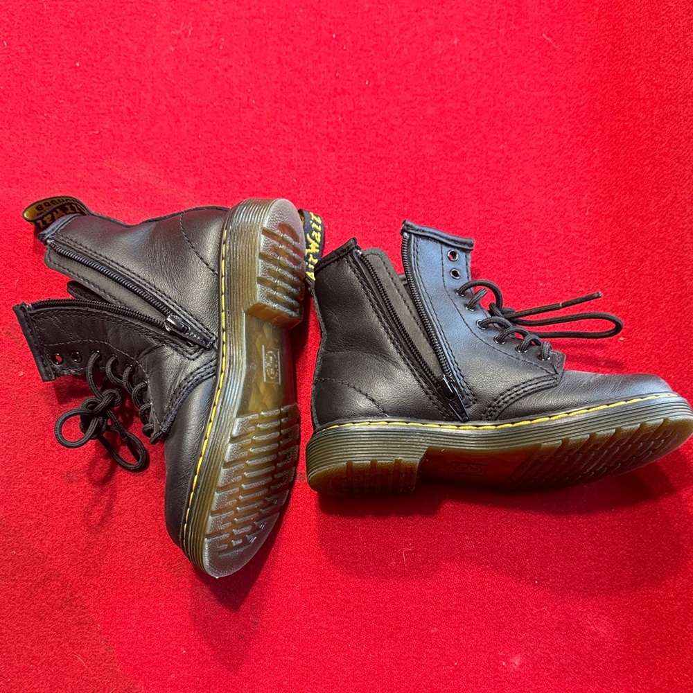 Kids Black Leather Dr. Martens - Picture 5 of 6
